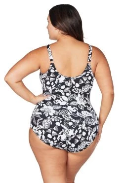 One Pieces Cantata Forte Black Delacroix One Piece