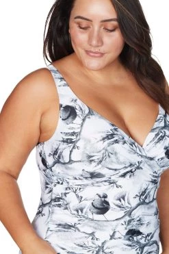 One Pieces Maluridae Black Delacroix One Piece