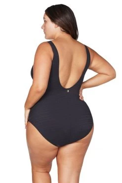 Aria Black Renoir One Piece
