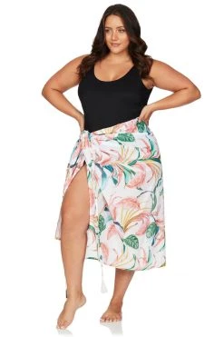 Covers April Spritz White Bach Sarong With Bag